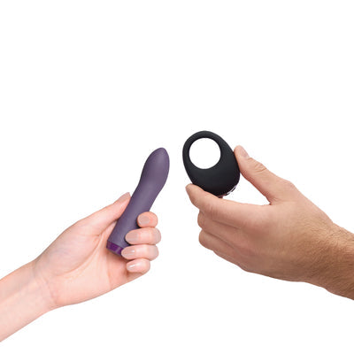 Je Joue Couples Vibrators Collection shown with a bullet vibrator and vibrating penis ring